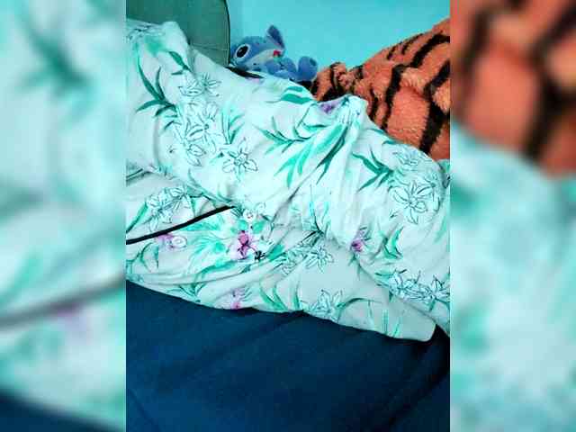 Georgina-Cross webcam