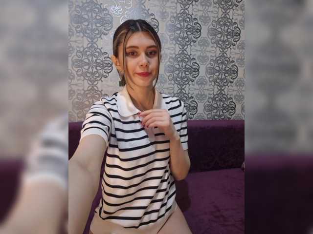 -Little-Devil's BongaCams show and profile