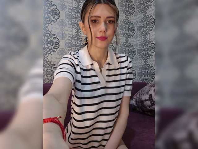 -Little-Devil's BongaCams show and profile