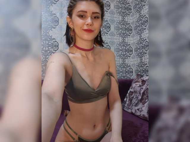 -Little-Devil's BongaCams show and profile