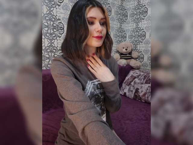 -Little-Devil's BongaCams show and profile