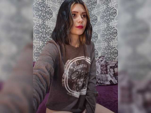 -Little-Devil's BongaCams show and profile