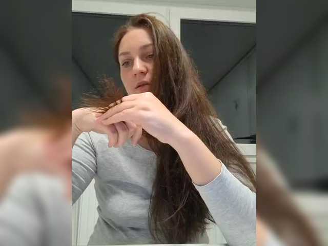 MiLAshKaA's BongaCams show and profile