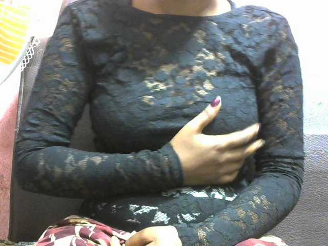 Amelia25's BongaCams show and profile