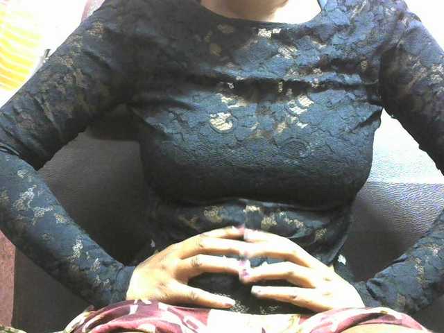 Amelia25's BongaCams show and profile