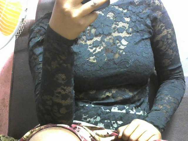 Amelia25's BongaCams show and profile