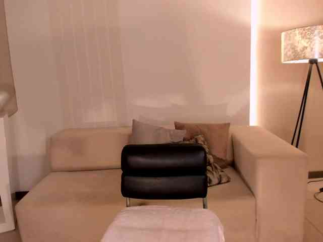 ArianaMonroe webcam