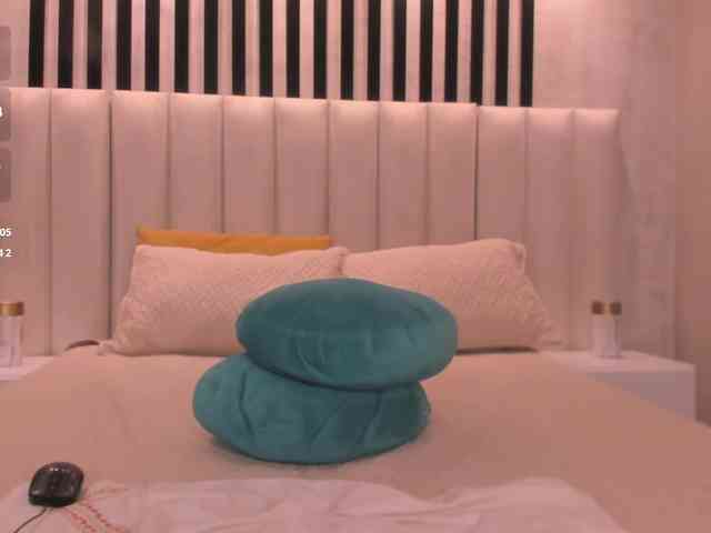 ArianaMonroe webcam