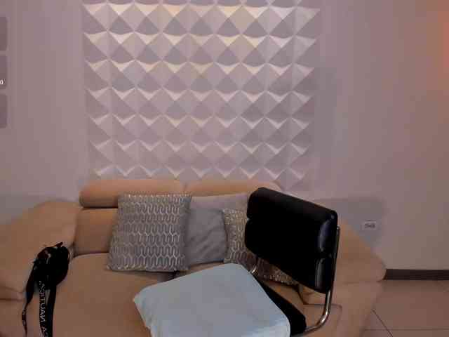 ArianaMonroe webcam