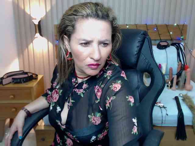 luciana-ballesteros webcam