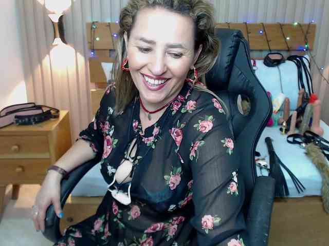 luciana-ballesteros webcam