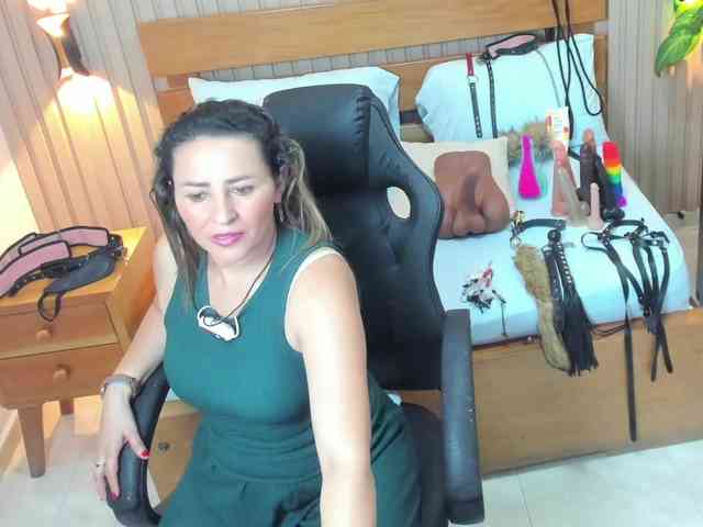 luciana-ballesteros webcam