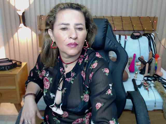 luciana-ballesteros webcam