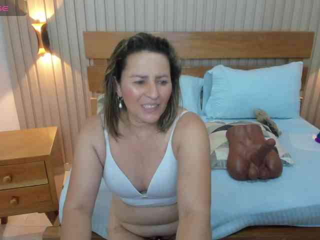 luciana-ballesteros webcam