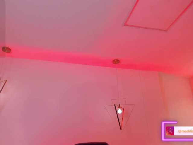 le modèle MaddisonCollins est en webcam porno dans un show sur le site bongacams, il possède les tags suivants: Latino/Hispanic,Brunette,Shaved