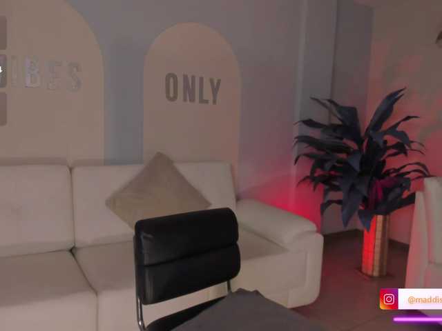 MaddisonCollins's BongaCams show and profile