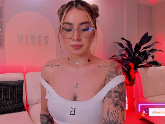 MaddisonCollins's BongaCams show and profile