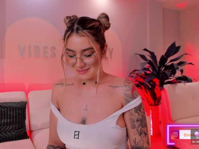 MaddisonCollins's BongaCams show and profile