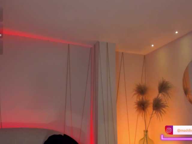 MaddisonCollins webcam