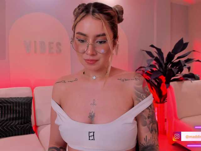 MaddisonCollins's BongaCams show and profile