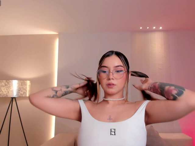  MaddisonCollins chat room