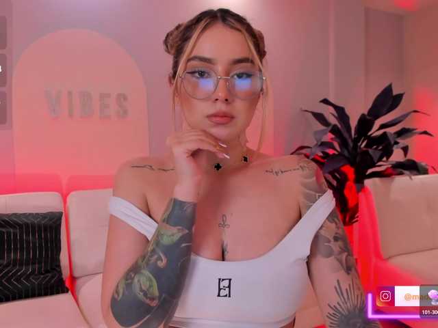 MaddisonCollins's BongaCams show and profile