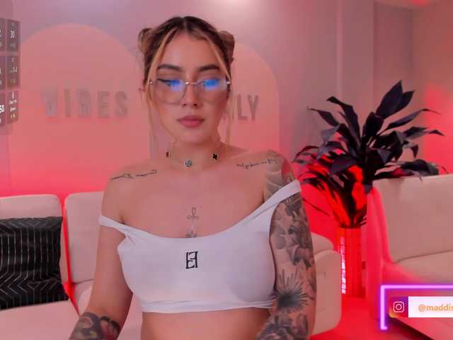 MaddisonCollins's BongaCams show and profile