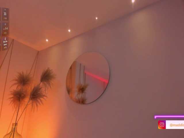 MaddisonCollins webcam