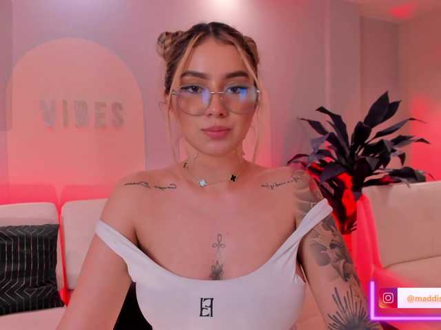 MaddisonCollins webcam