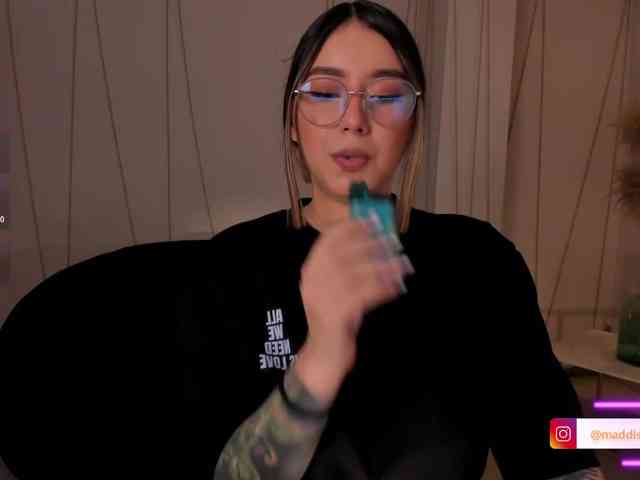 MaddisonCollins MaddisonCollins