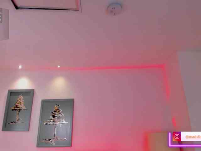 MaddisonCollins webcam