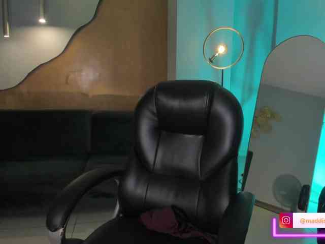 MaddisonCollins webcam