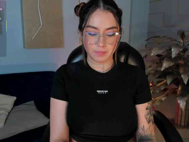 MaddisonCollins webcam