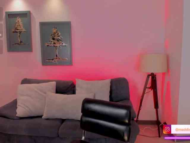 MaddisonCollins webcam