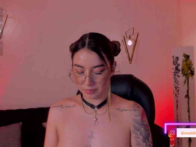 MaddisonCollins webcam