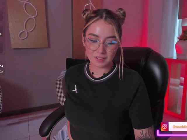 MaddisonCollins webcam