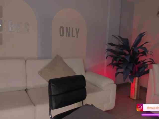 MaddisonCollins MaddisonCollins