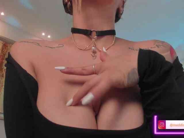 MaddisonCollins webcam