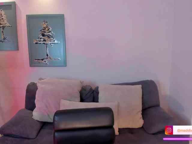 MaddisonCollins webcam