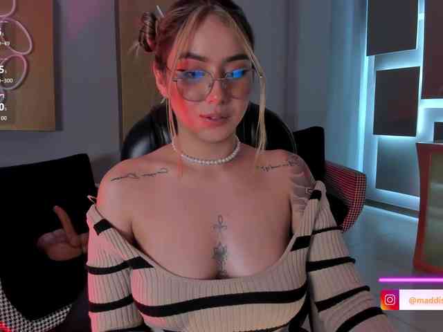 MaddisonCollins webcam