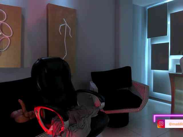 MaddisonCollins MaddisonCollins