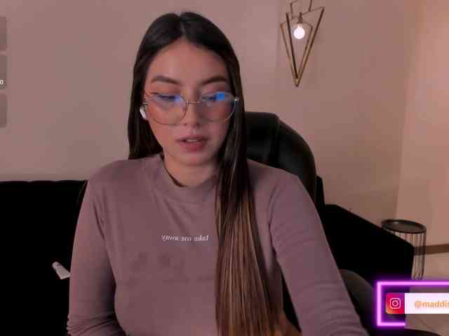 MaddisonCollins webcam