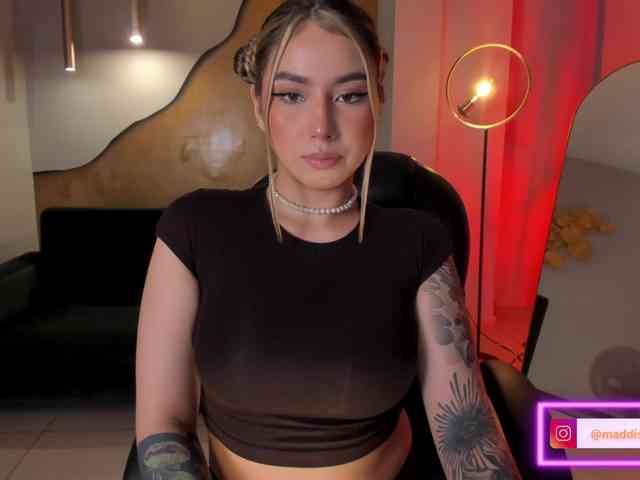 MaddisonCollins MaddisonCollins