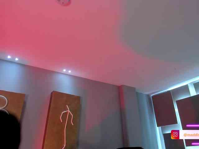 MaddisonCollins webcam