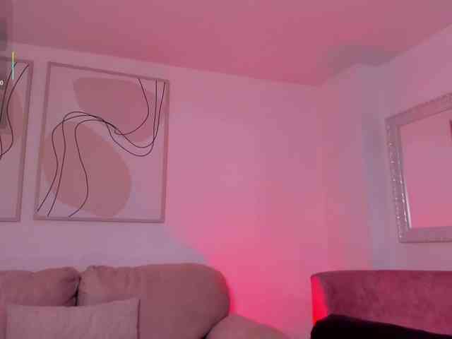 MaddisonCollins webcam