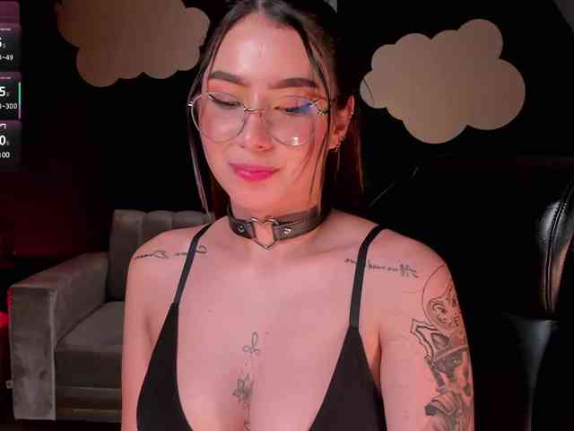 MaddisonCollins webcam