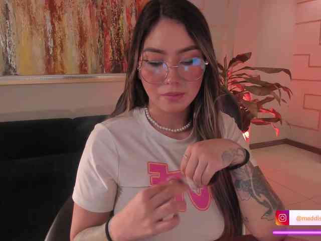 MaddisonCollins webcam