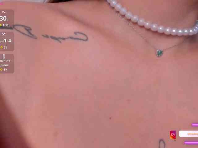 MaddisonCollins webcam