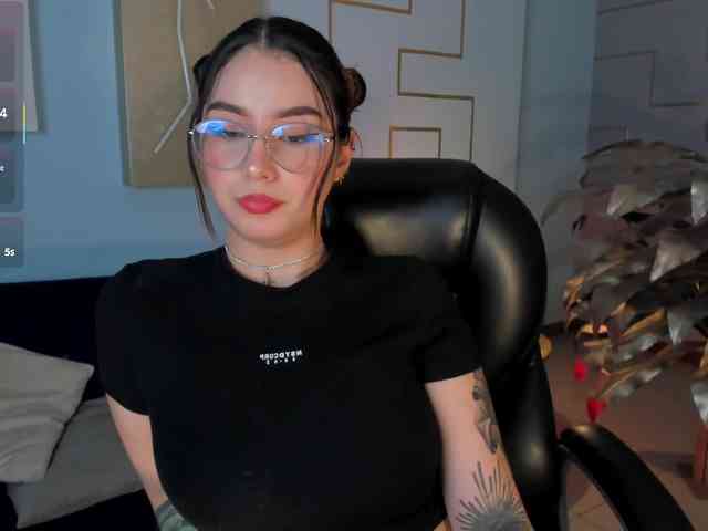 MaddisonCollins webcam