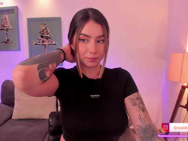 MaddisonCollins webcam